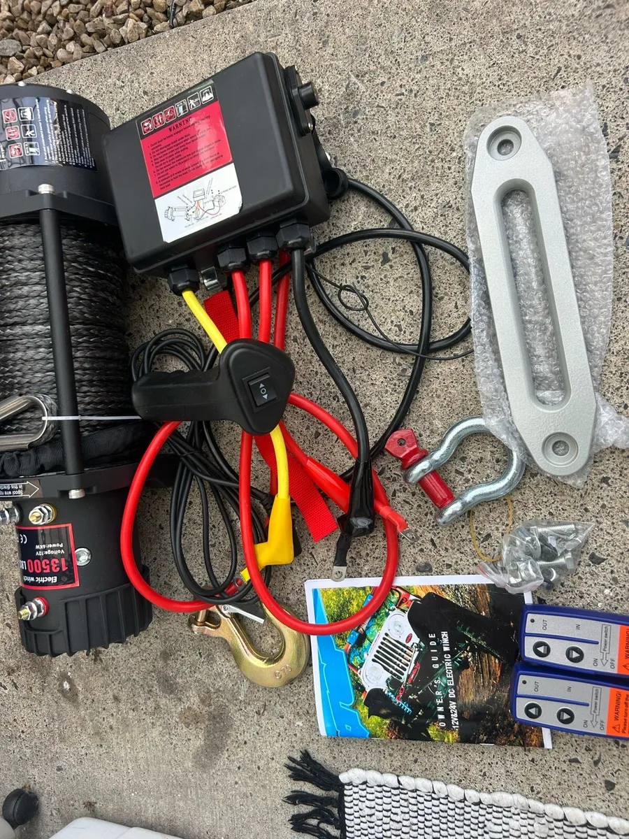 Electric Winch 13500 LBS/6123KG 12V synthetic rope - Image 1