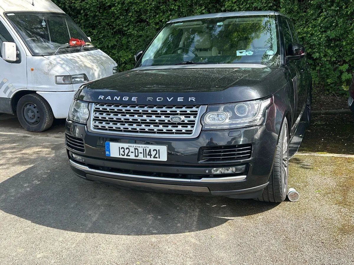 Range Rover Vouge 5 Seater N1 - Image 1