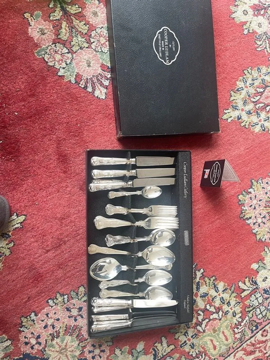 Canteen of  Cooper Ludlam cutlery , knives , forks , spoons ,. - Image 1