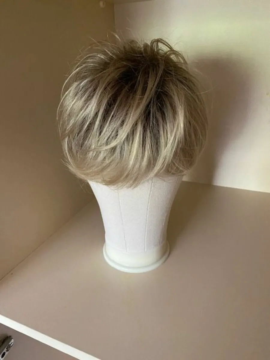 Synthetic hair wigs - Image 2
