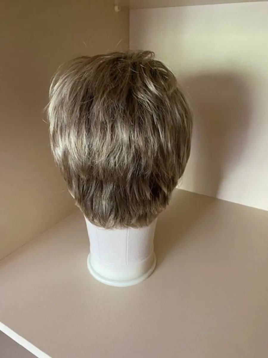 Synthetic hair wigs - Image 3