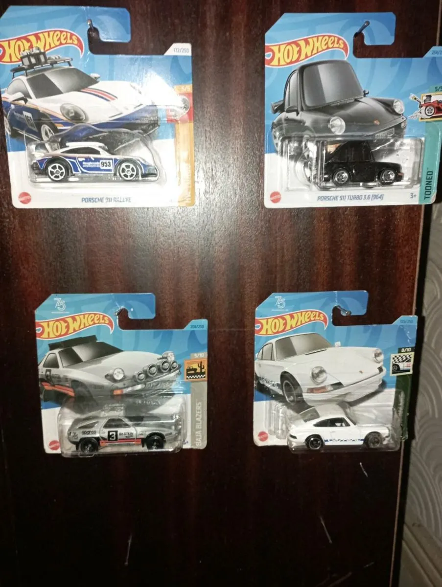 HOT WHEELS DIE-CAST MODLES CARS - Image 1