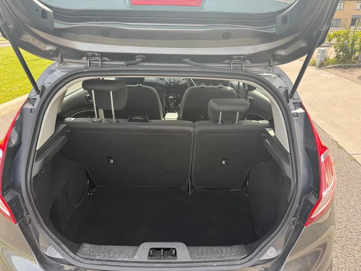 Ford Fiesta Titanium model - Image 4