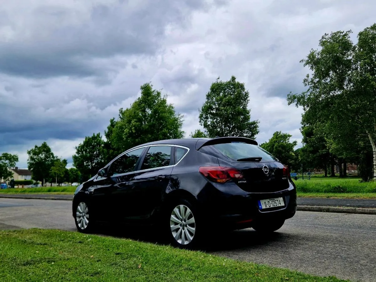 2011 opel astra tax & n.c.t - Image 4