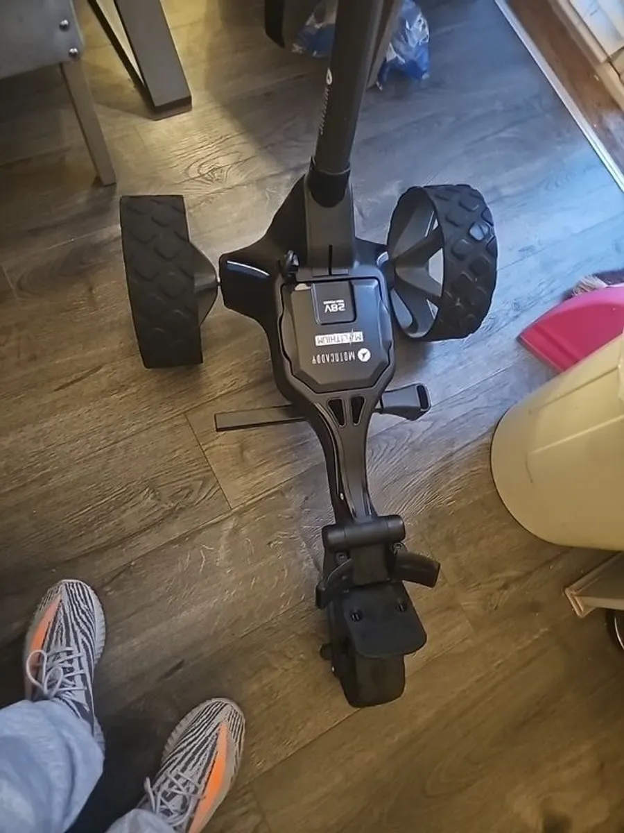 Motocaddy M5gpsDHC - Image 2