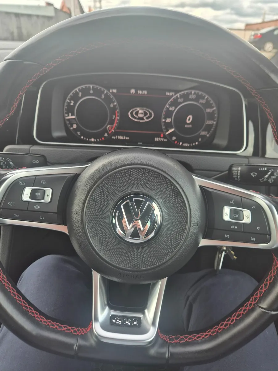 2019 VW GOLF GTI "Manual" PERFORMANCE TSI 245HP - Image 3