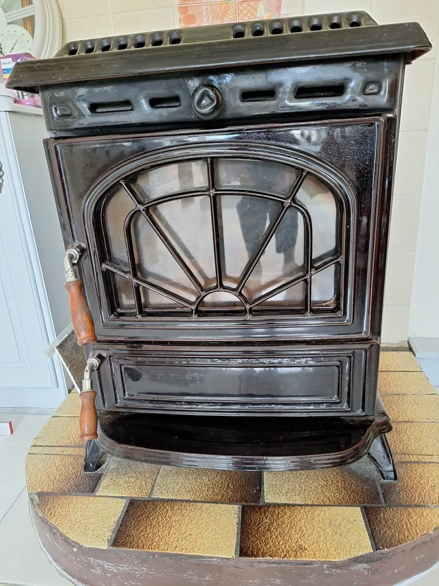 Stove - Image 1