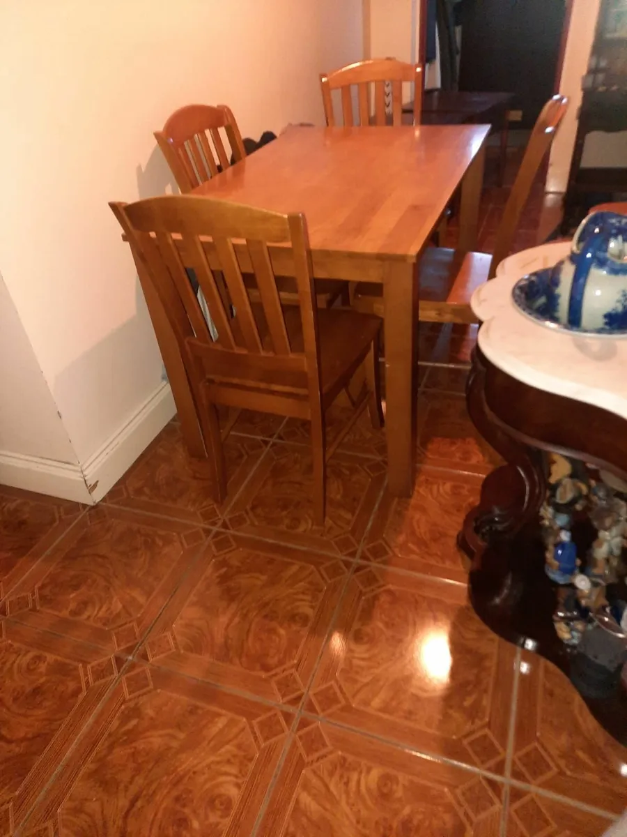 Kitchen table and chairs - Image 4