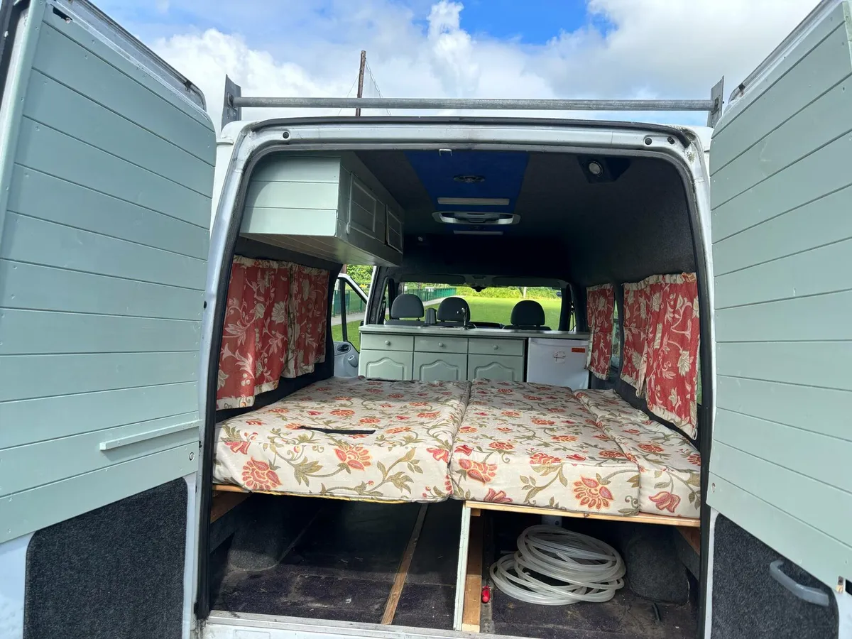 Camper van - Image 2