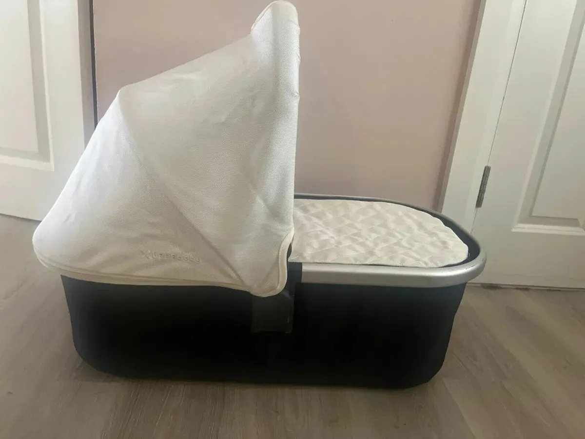 Uppababy bassinet - compatible with Vista or Cruz - Image 2