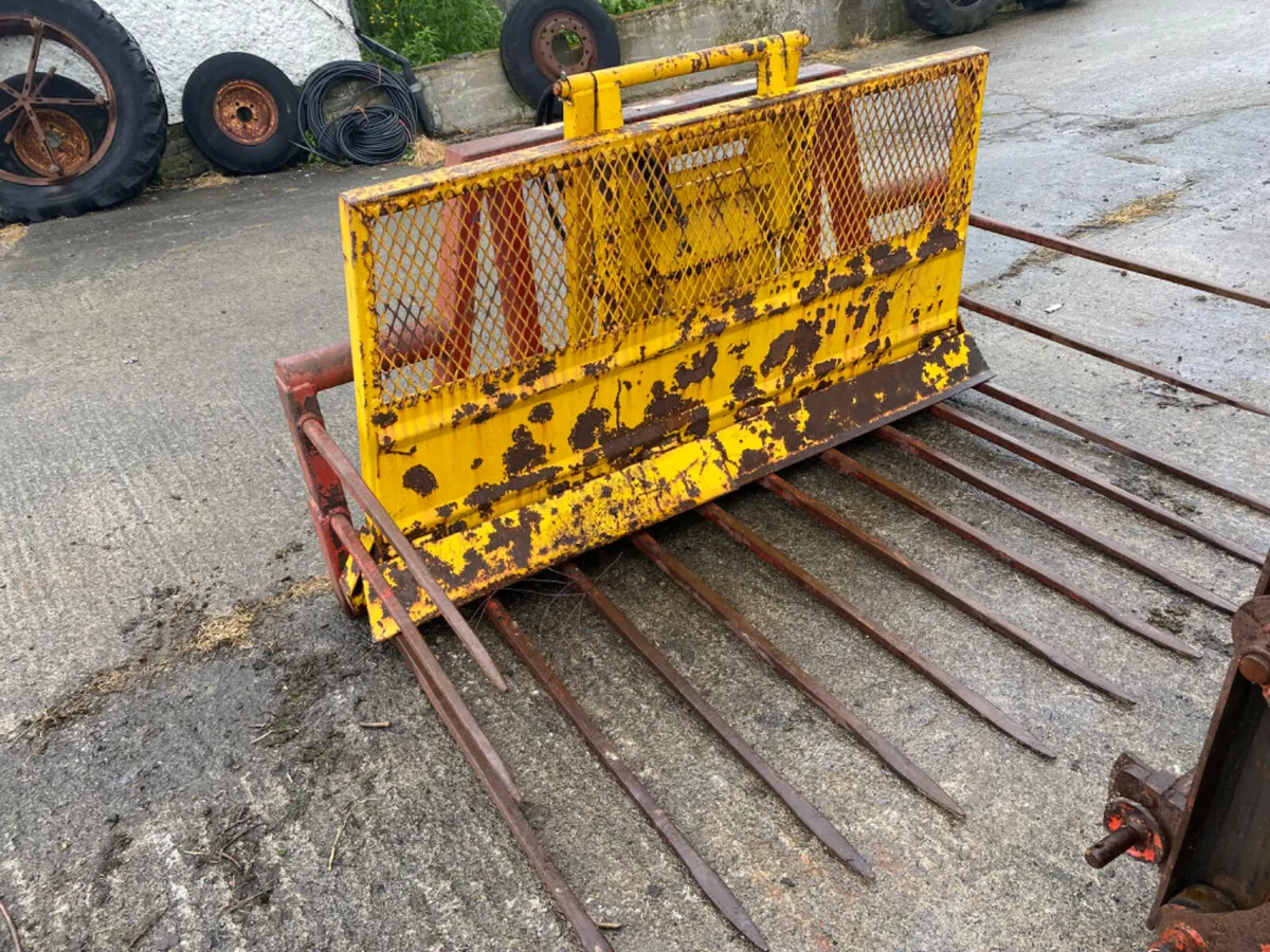 McKenna silage buckrake - Image 4
