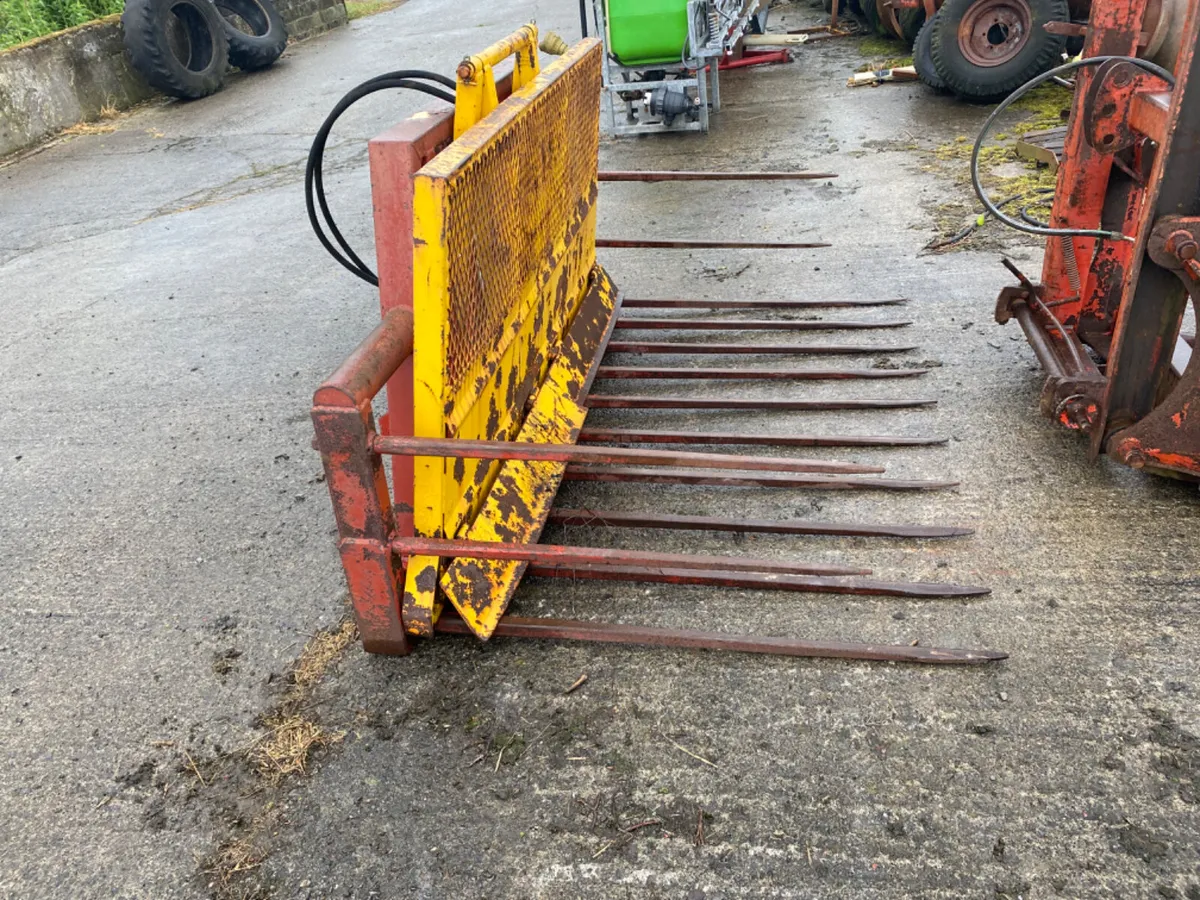 McKenna silage buckrake - Image 3