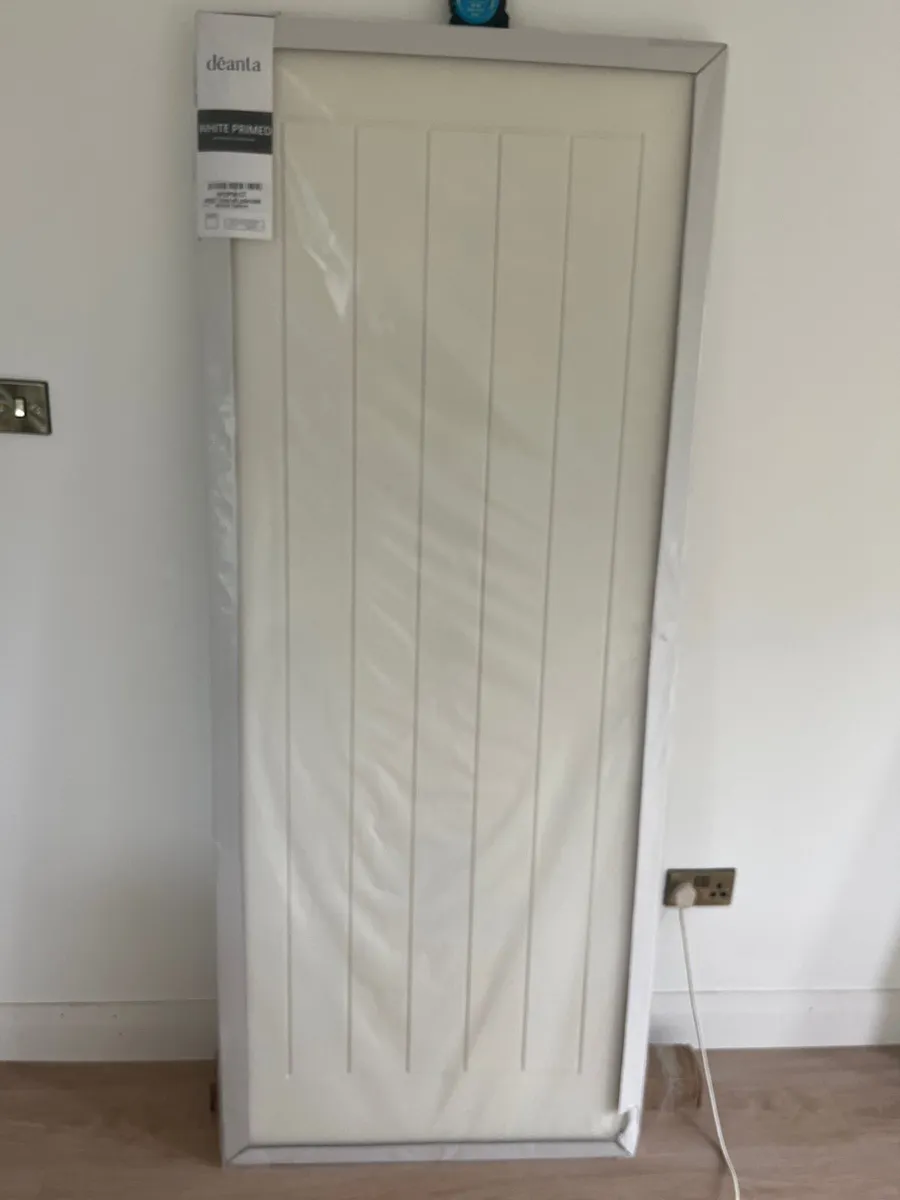 Sliding door with rail - Image 1