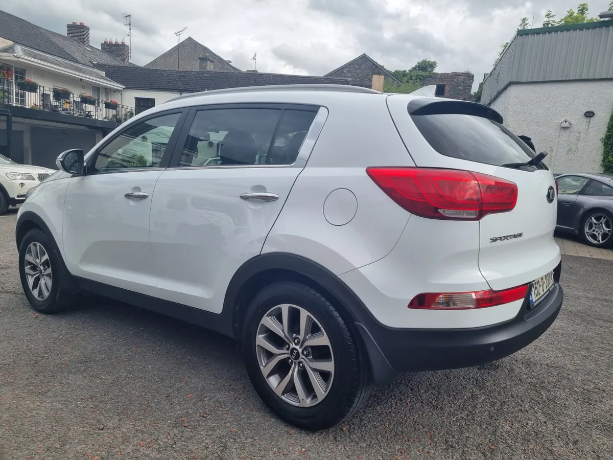 **SOLD**Kia Sportage 1.7D Platinum Edition - Image 4