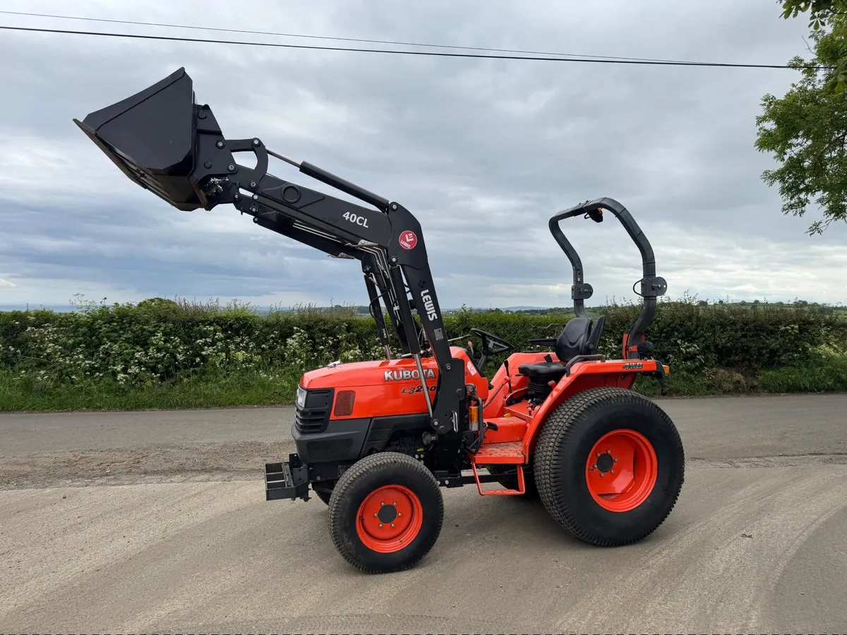 Kubota Compact Tractor with Front Loader - Image 1