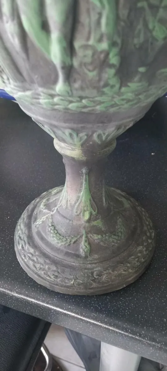 Unusual Vase depicting figures on the side - Image 2