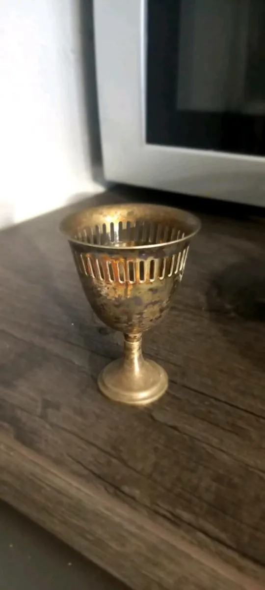 Antique Silver 4 egg cups on stand made in England - Image 2