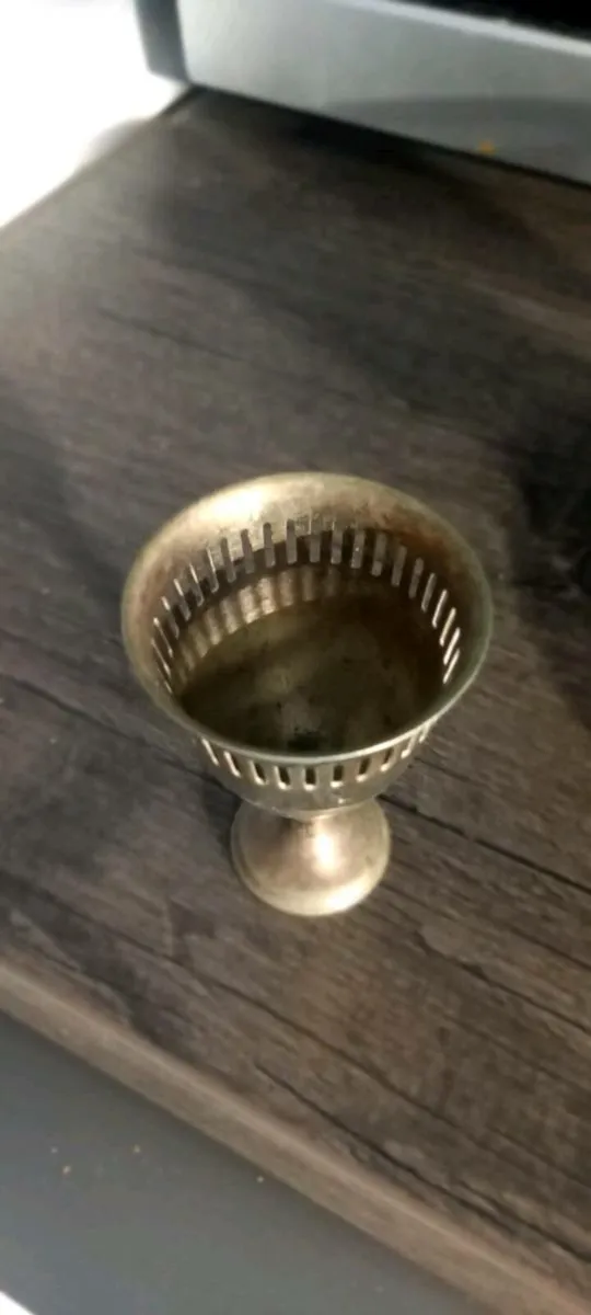 Antique Silver 4 egg cups on stand made in England - Image 3