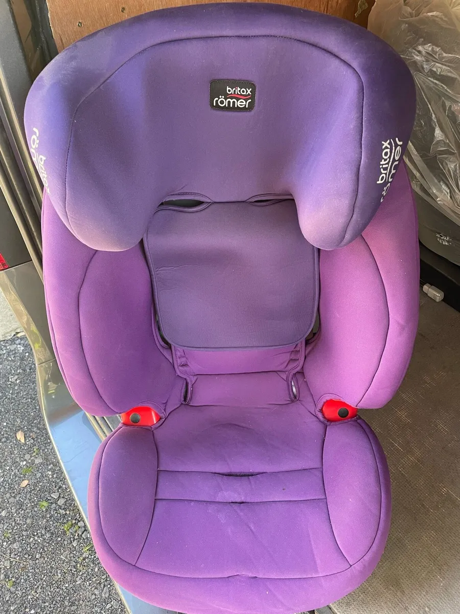 Car seats and isofix base - Image 3