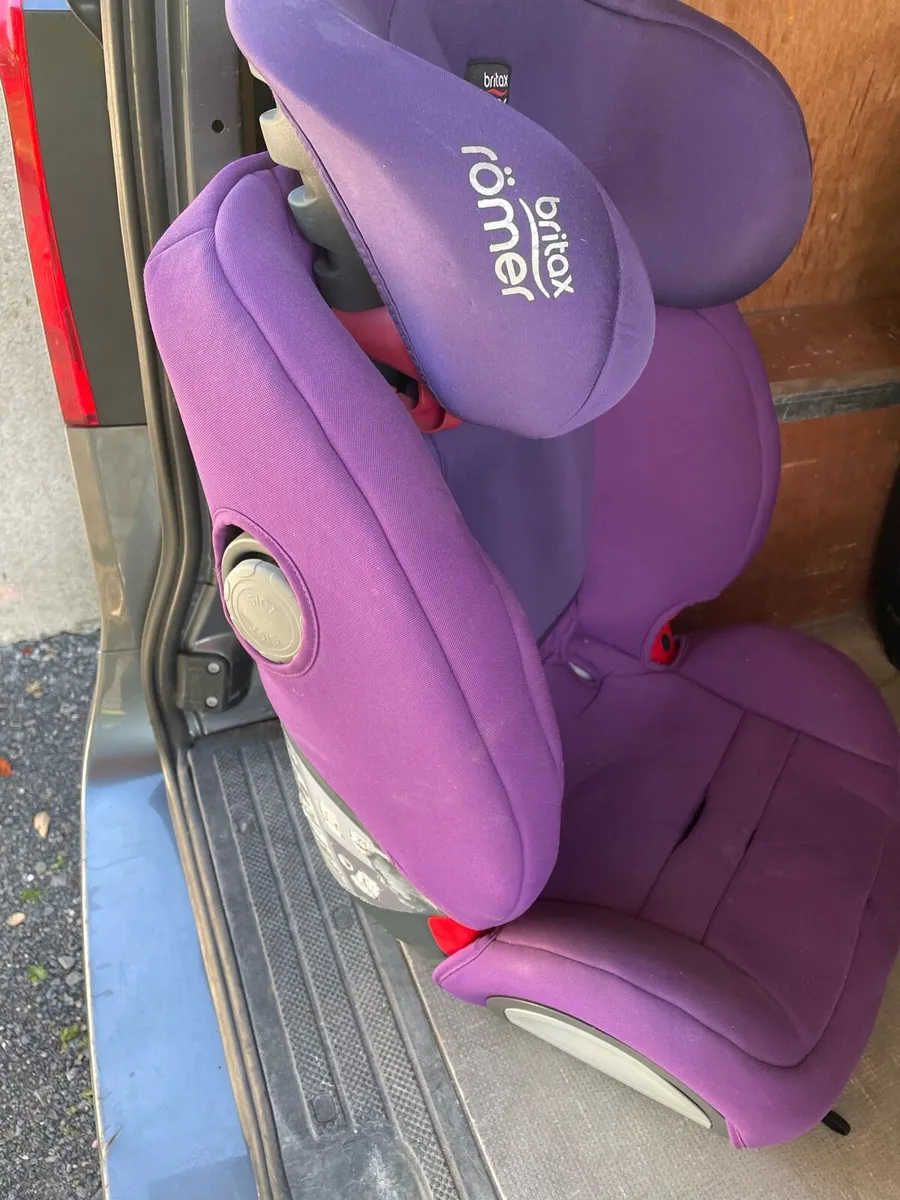 Car seats and isofix base - Image 4