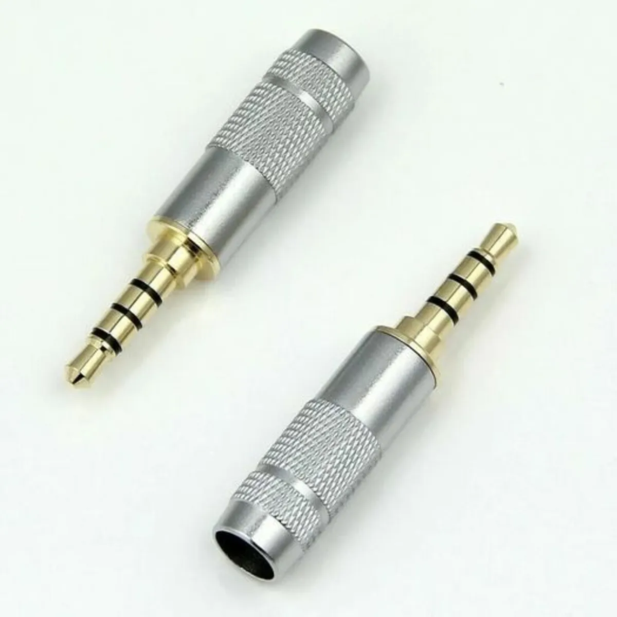 4 Audio Jacks