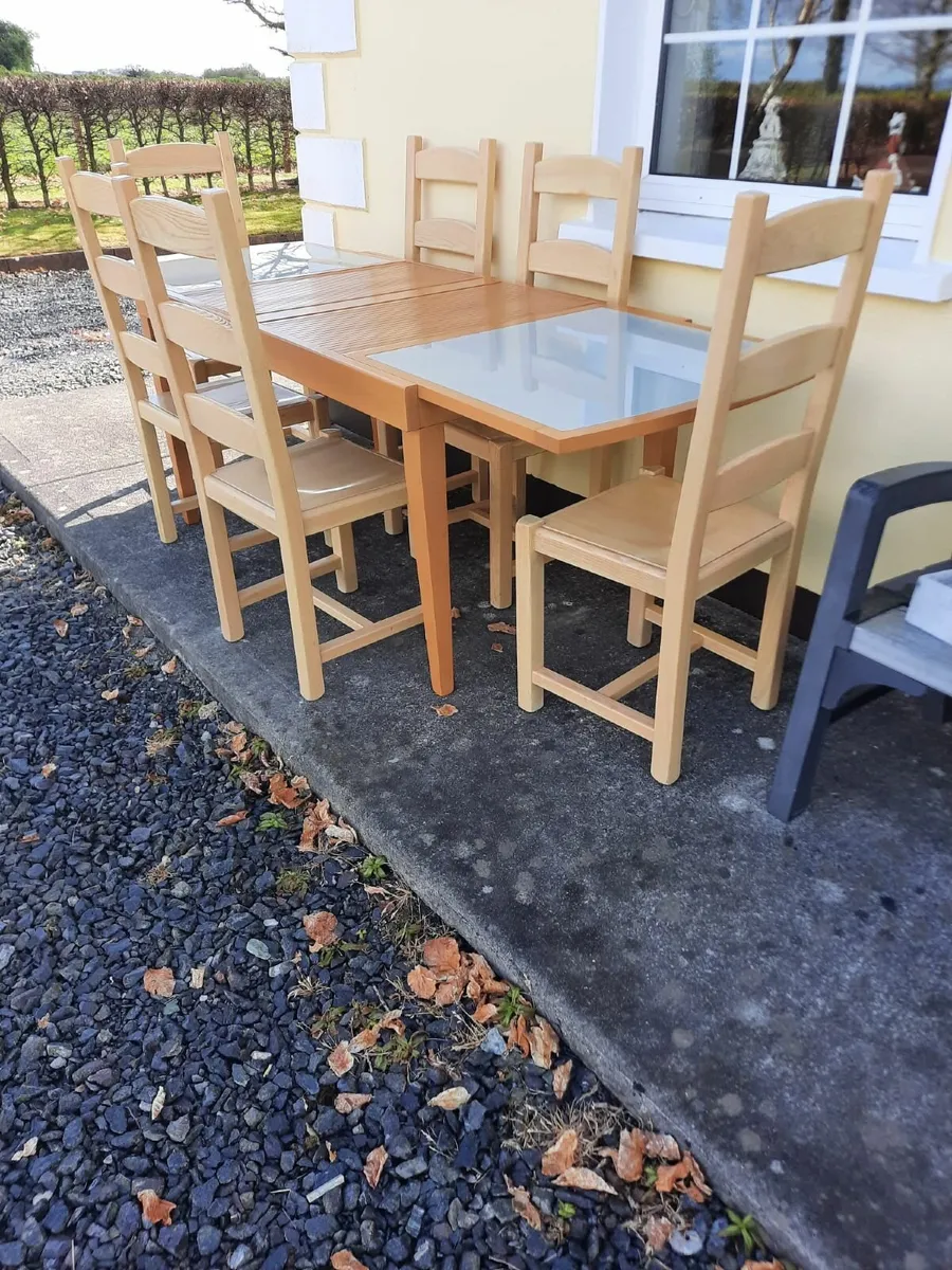 Kitchen table and chairs - Image 3