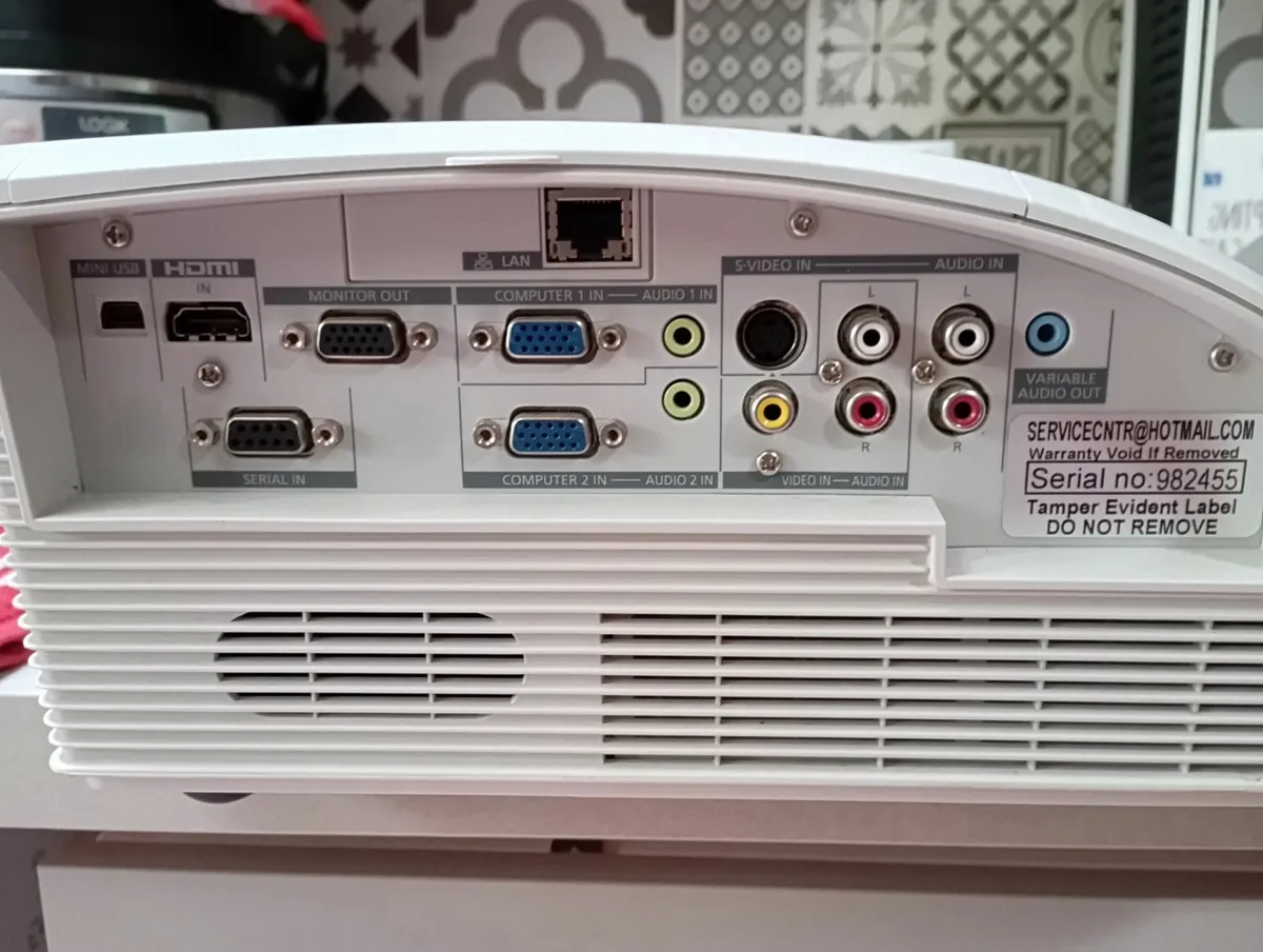 Panasonic Projector Short throw - Image 2