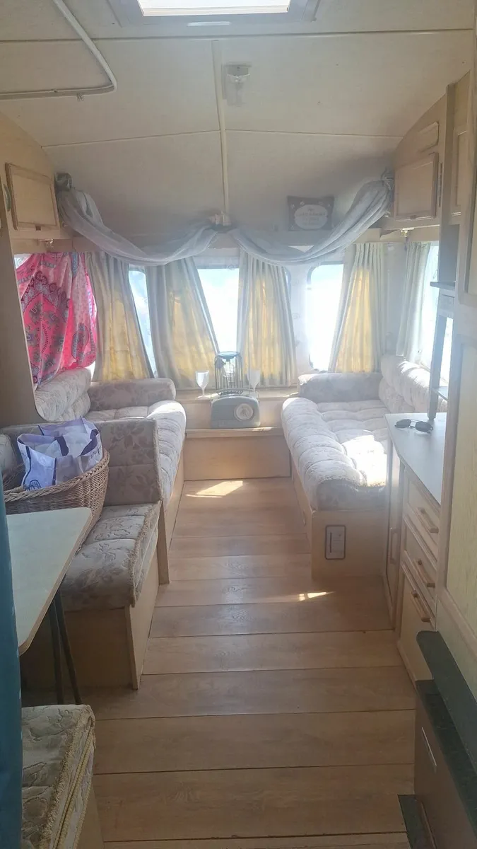 Caravan - Image 1
