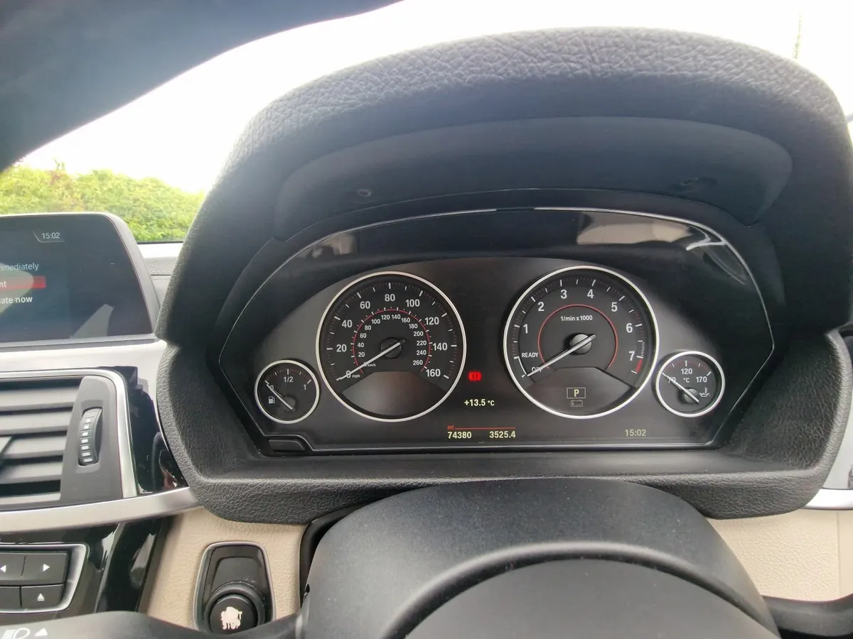 BMW 3-Series 2018 - Image 3