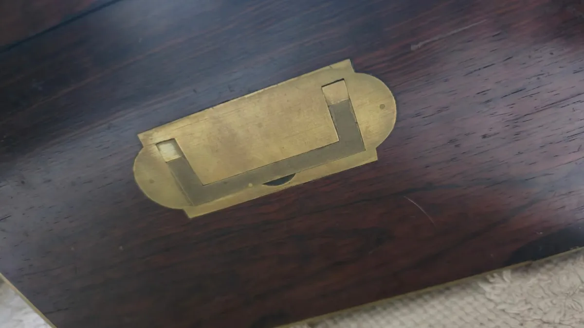 Antique box - Image 1