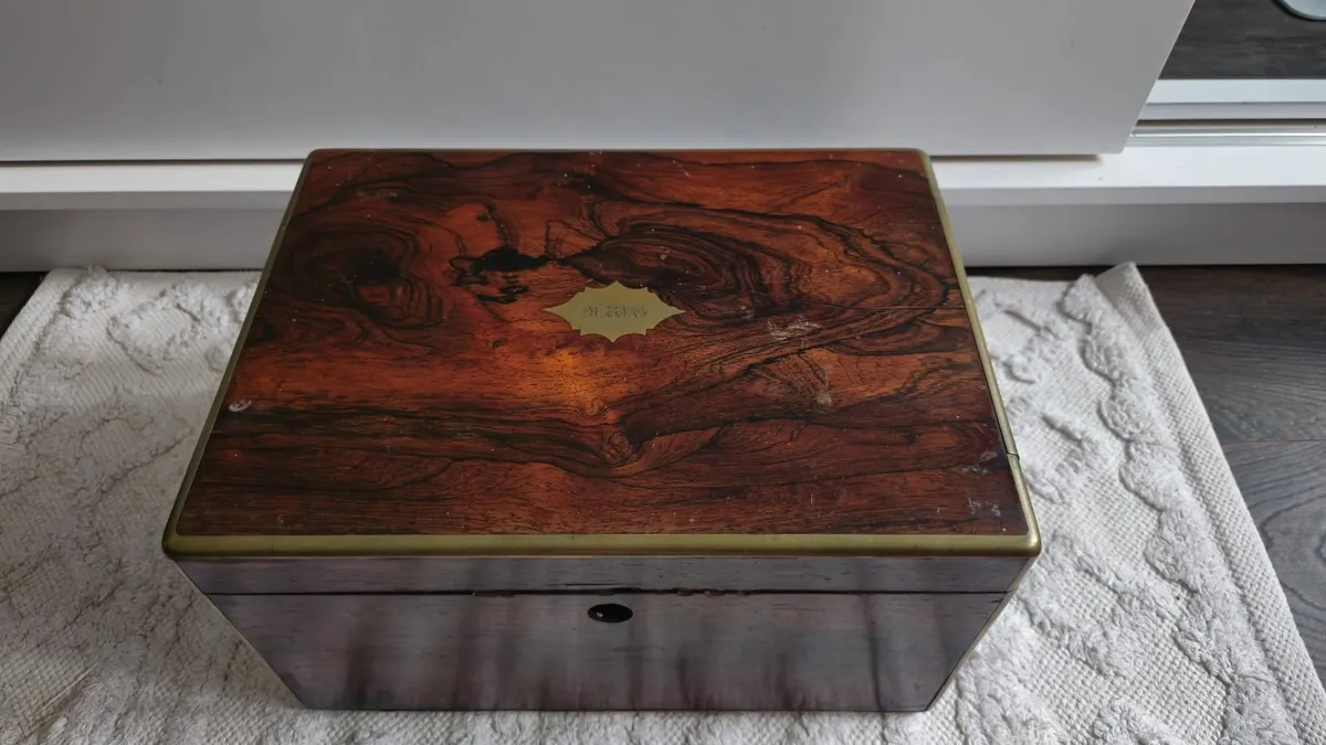 Antique box - Image 4