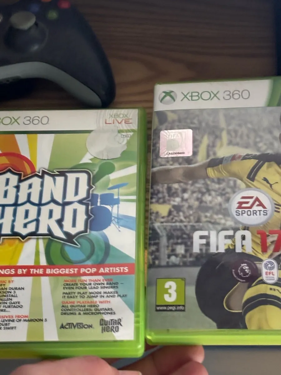 Xbox 360 with guitar - Image 1