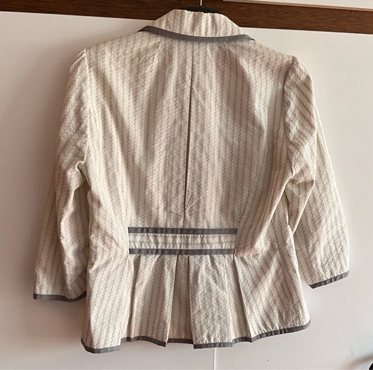 Jesire Size 12 Jacket - Image 3