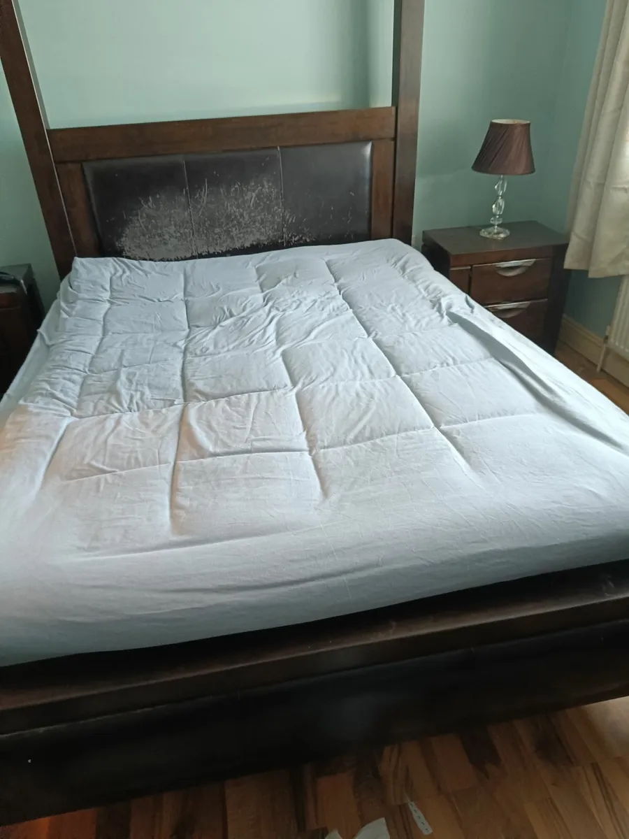 Four poster bed with mattress - Image 3