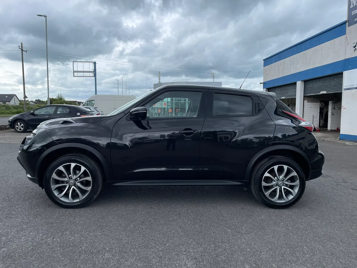 NISSAN JUKE 1.5 DCI TEKNA 5DR//LOW MILEAGE/LEATHER - Image 3
