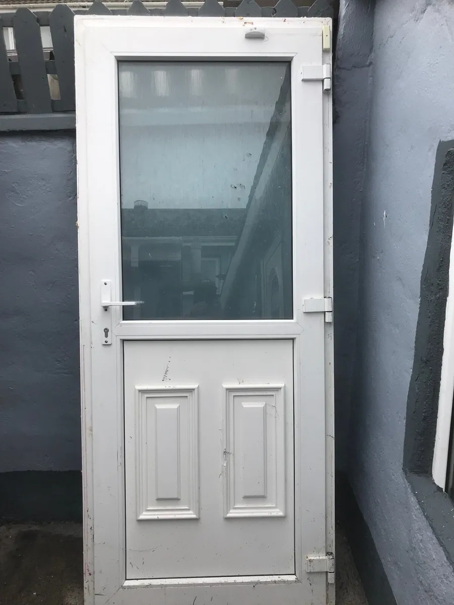 Pvc door and 2 windows - Image 4