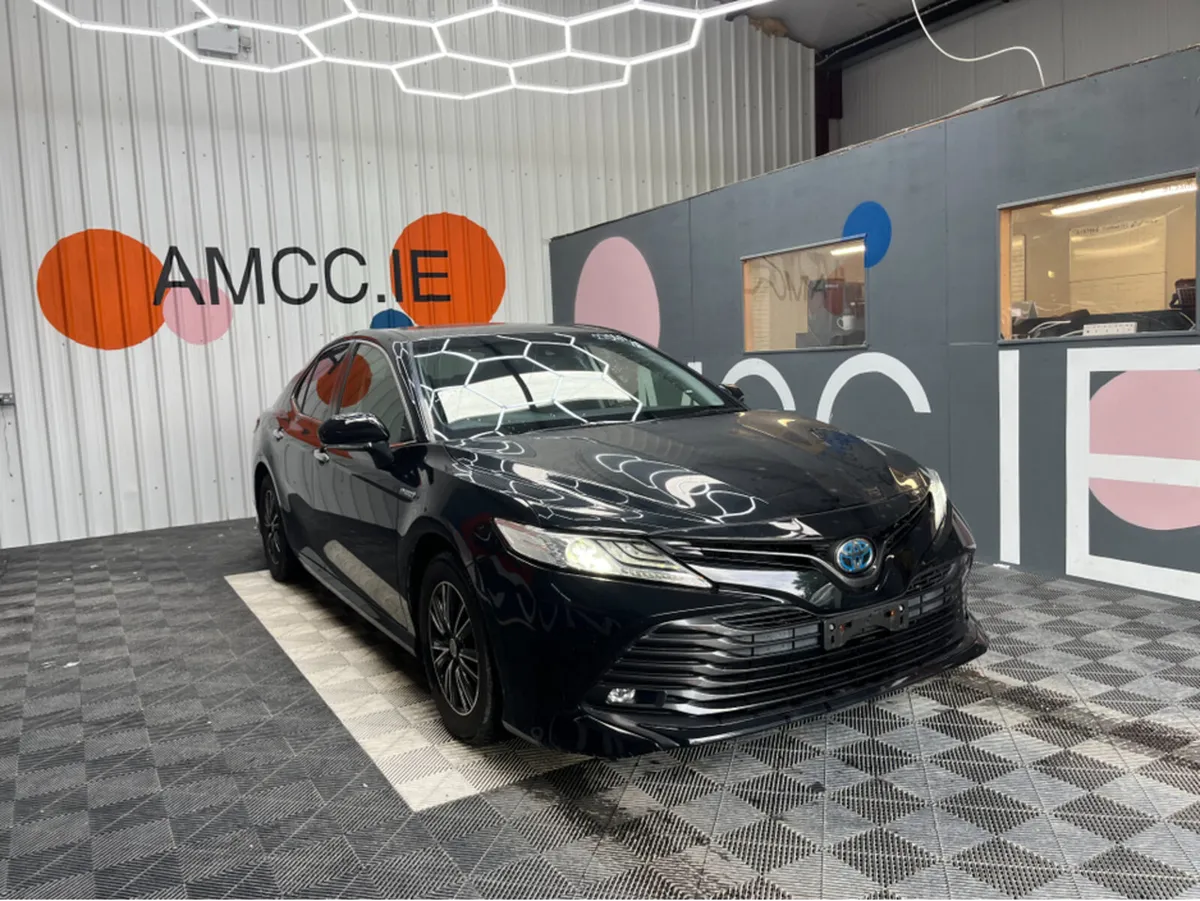 Toyota Camry 2.5 HYBRID / 75k KMs / REVERSE CAMERA - Image 1