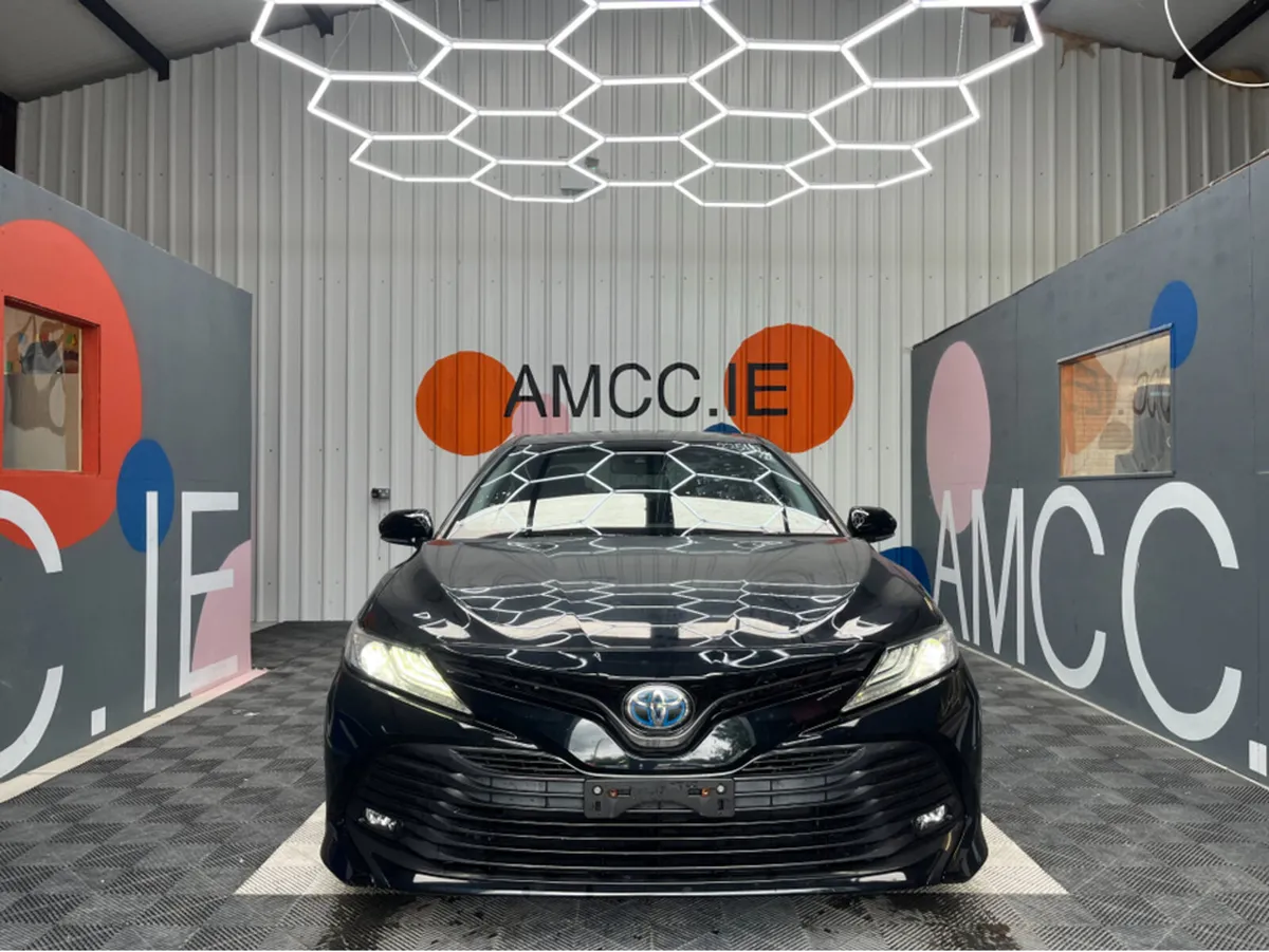 Toyota Camry 2.5 HYBRID / 75k KMs / REVERSE CAMERA - Image 2