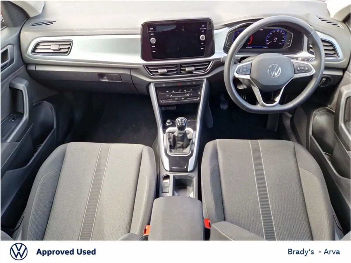 Volkswagen T-Roc Life 2.0 TDI Manual 6speed FWD 1 - Image 2