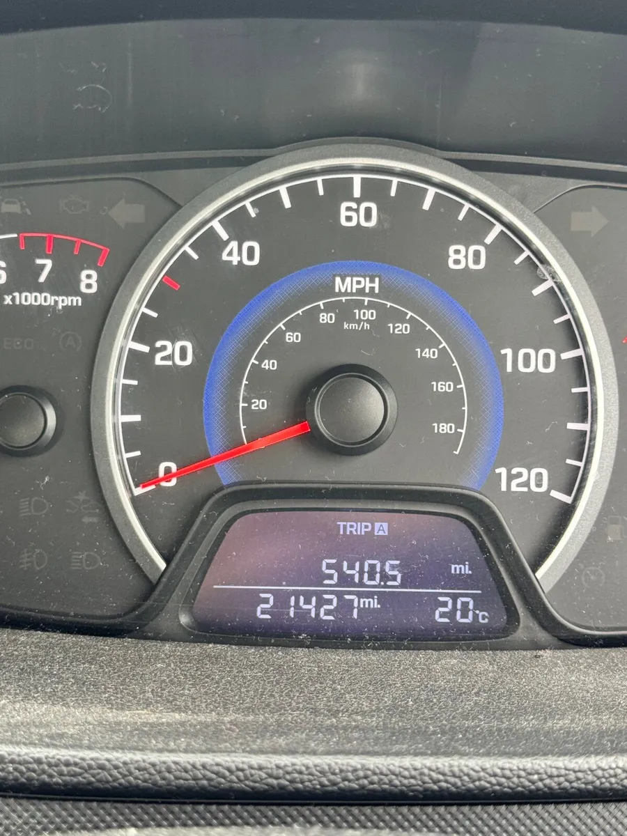 Hyundai i10 2017 - Image 2