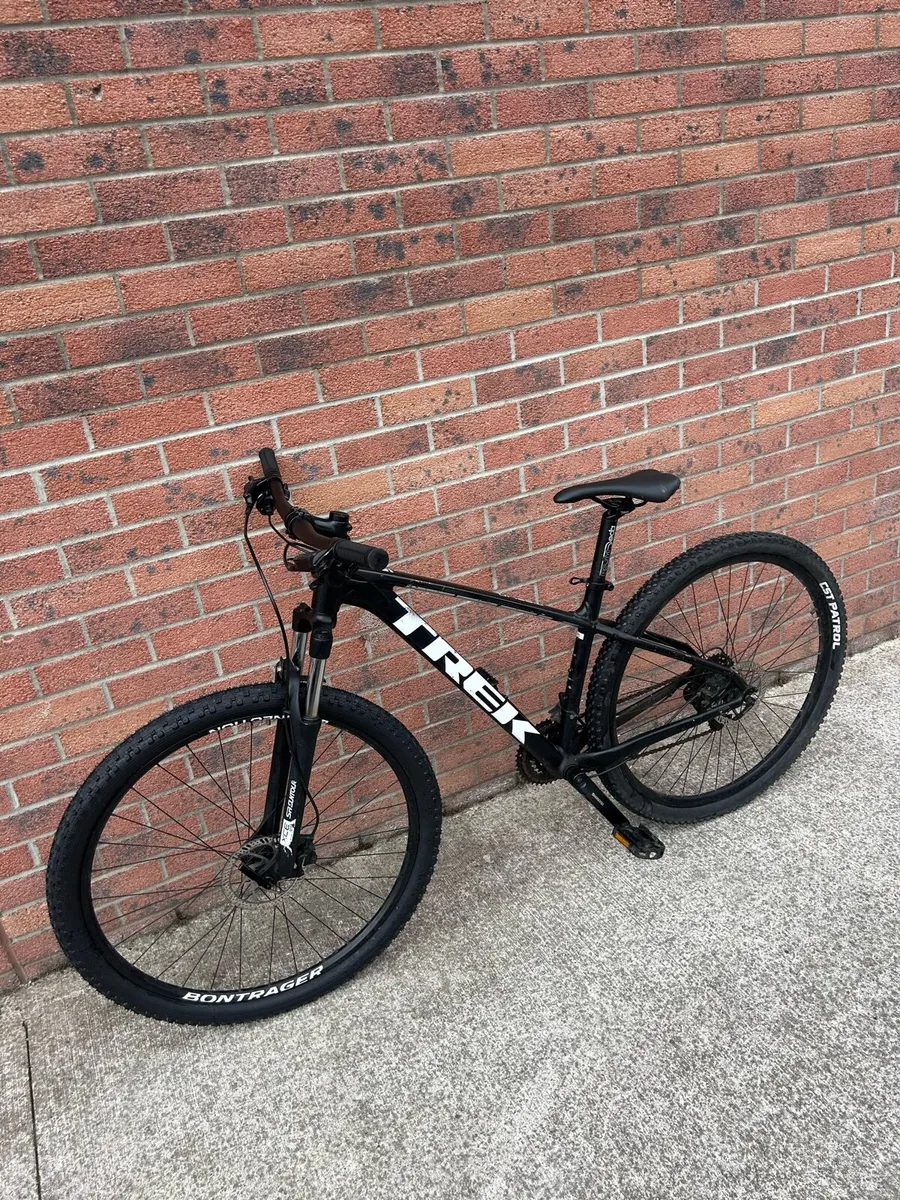 Trek Marlin 5 Mountain Bike - Image 2