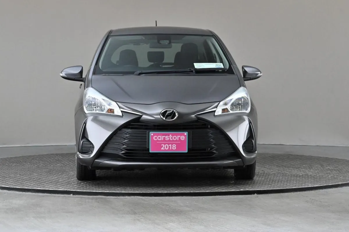 Toyota Vitz 1.0 Auto  android Car Player - Image 2