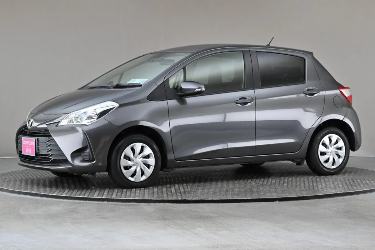 Toyota Vitz 1.0 Auto  android Car Player - Image 4