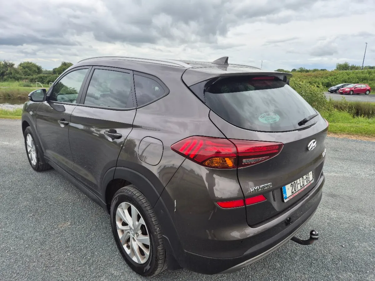 201 Hyundai Tucson EXECUTIVE 1.6 5DR - Image 4