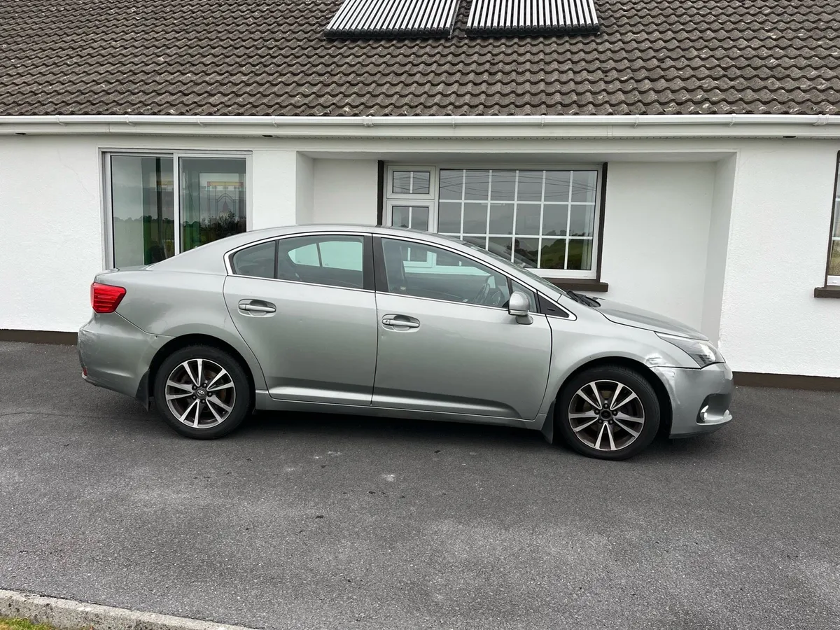 2015 Toyota avensis For Sale - Image 4