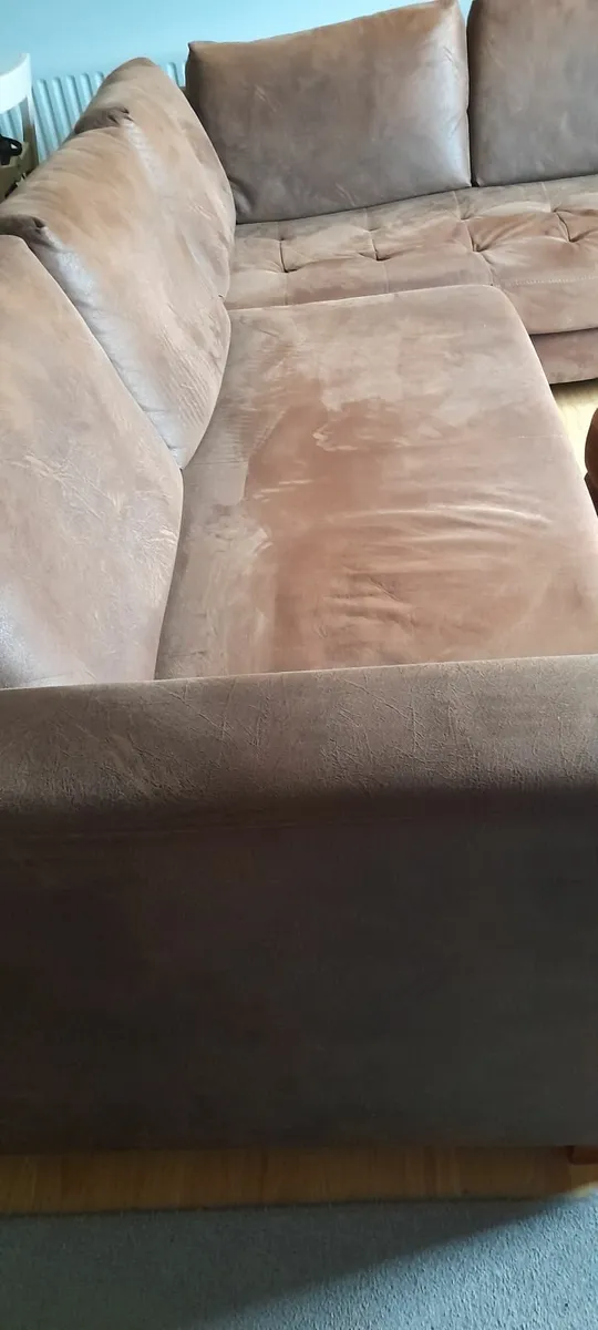 L shaped couch - Image 1