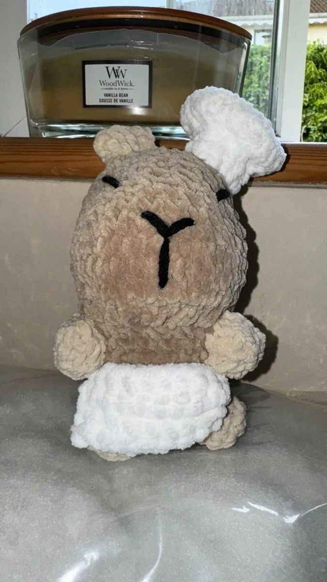 Knitted capybara toy - Image 1