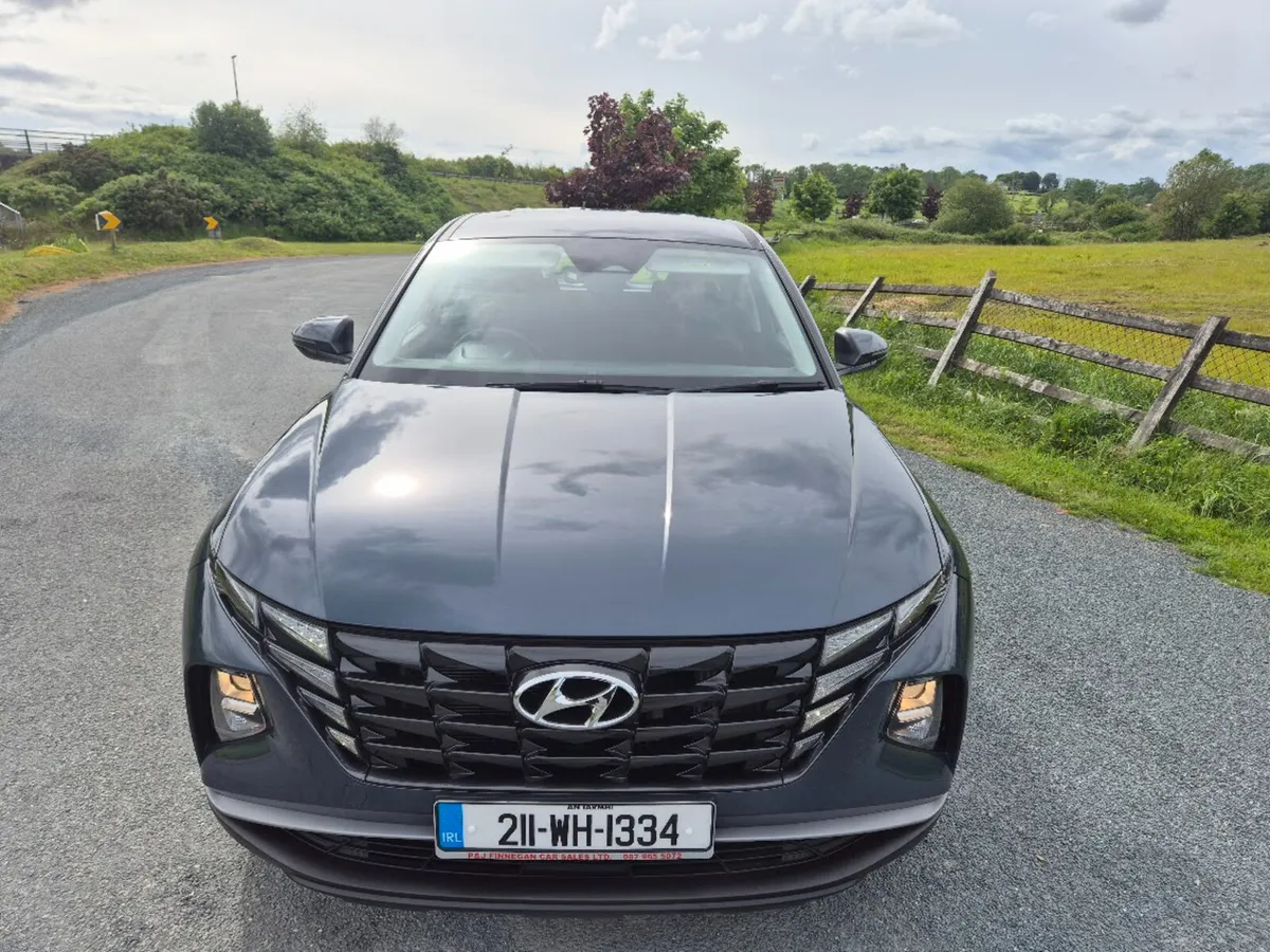 211 Hyundai Tucson Comfort Plus **LOW MILEAGE** - Image 2