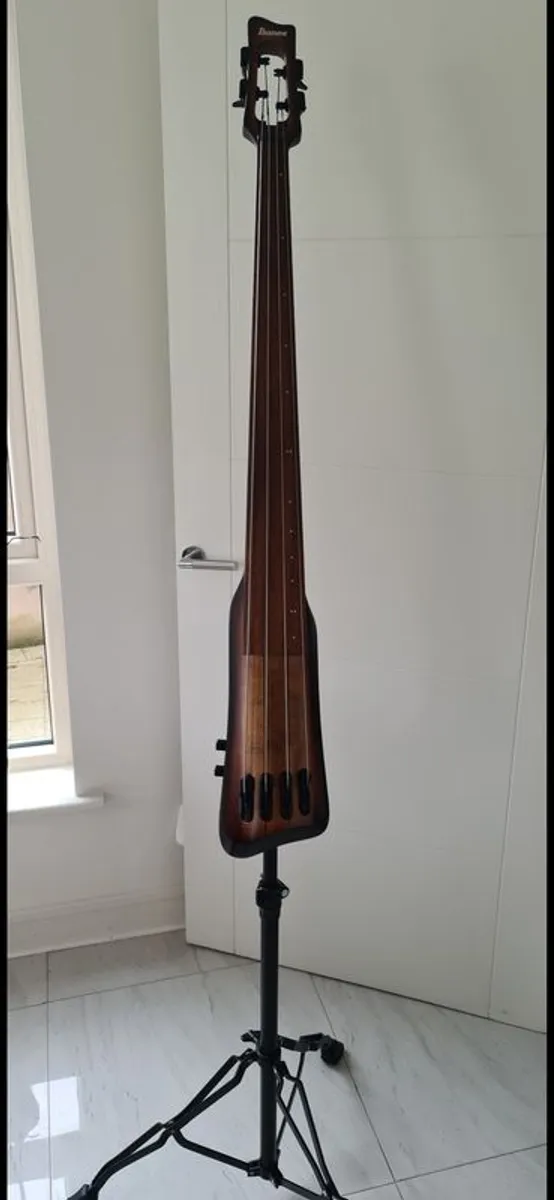 Ibanez UB804