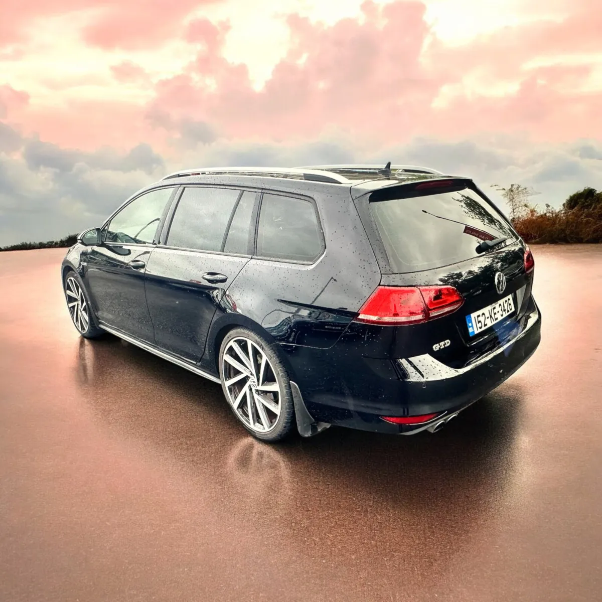 Volkswagen Golf 2.0 TDi GTD  Auto 184hp Estate - Image 2